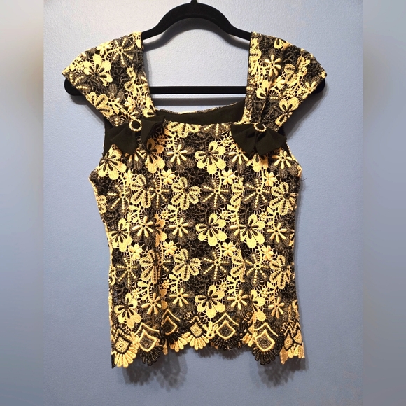 Tops - Lace Gold/Black Top